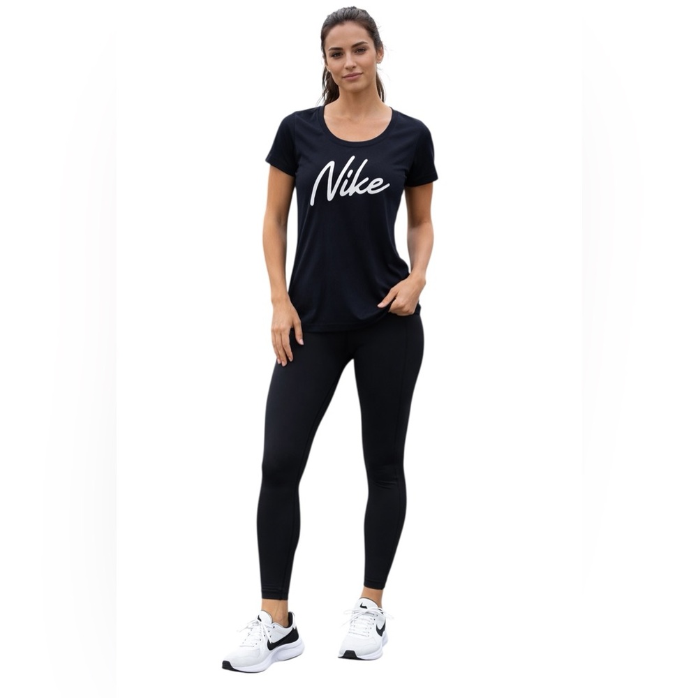 Nike Women’s Classic Black Dri Fit Scoop Neck Cotton Short Sleeve Tee Size Small